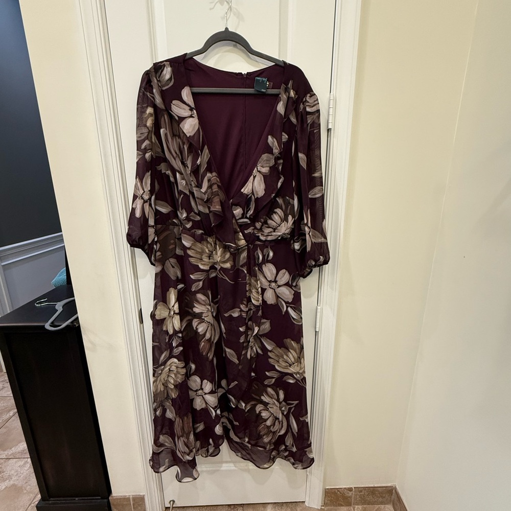 Gabby Skye Burgundy Dress